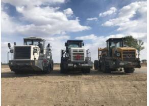 粉料撒布車租賃要注意什么？